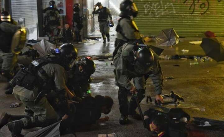 Wciąż trwają starcia w Hongkongu / autor: PolyU, Hongkong 9:58 / autor: PAP/EPA