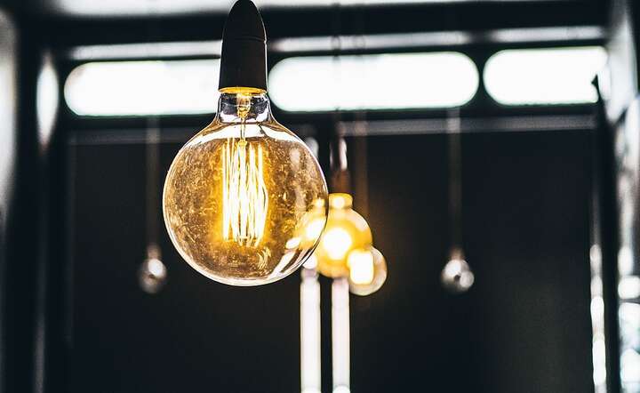 żarówka/energia elektryczna / autor: Pixabay