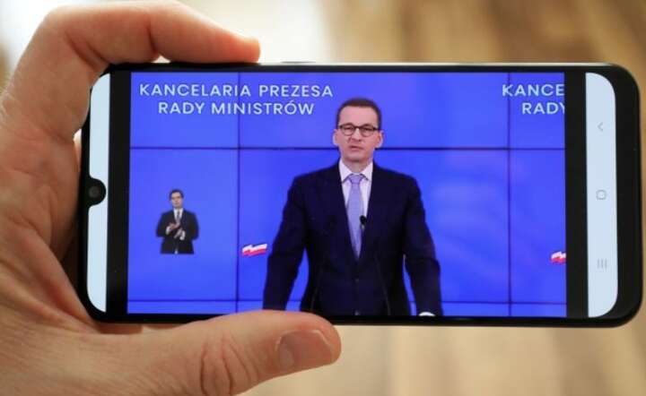 Transmisja konferencji prasowej premiera Mateusza Morawieckiego po posiedzeniu rządowego zespołu zarządzania kryzysowego, / autor: PAP/Paweł Supernak
