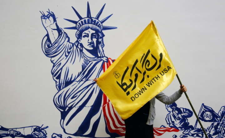 Mural anty-USA, Iran 04.11.2019 / autor: PAP/EPA