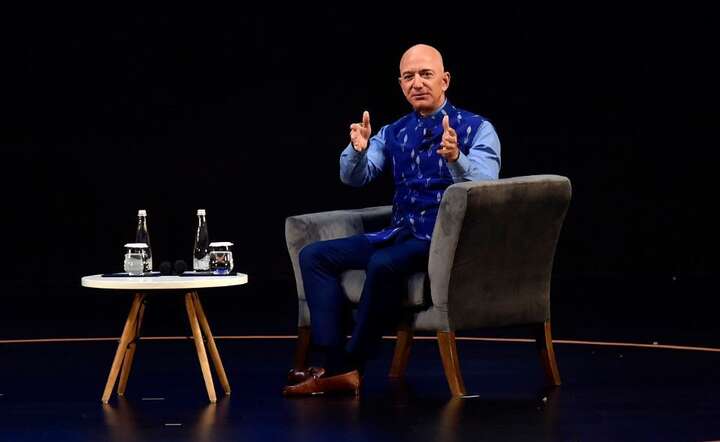 Jeff Bezos / autor: PAP/EPA/STR