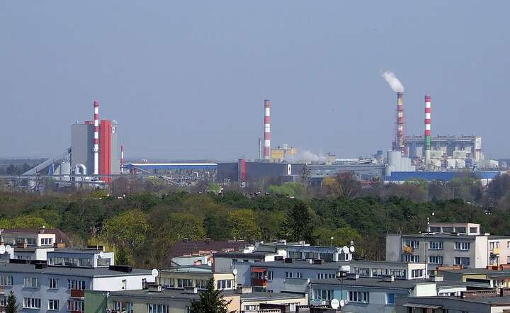 Zespół Elektrowni w Ostrołęce / autor: By PanSG - Praca własna, CC BY-SA 4.0, https://commons.wikimedia.org/w/index.php?curid=57898844