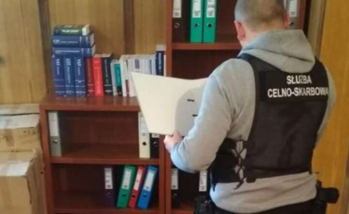 Czynności operacyjne / autor: KAS