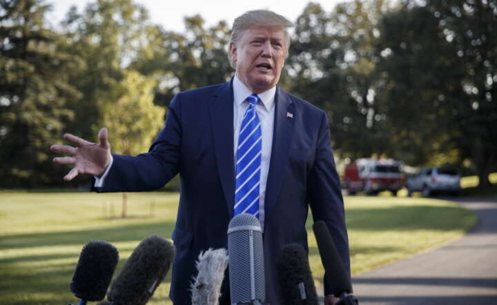 Mam dobre stosunki z oboma krajami - oświadczył Donald Trump / autor: PAP/EPA/Shawn Thew