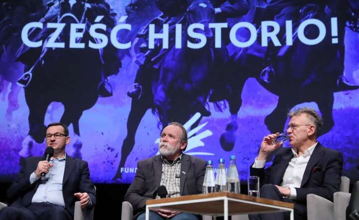 Maciej Pawlicki, Mirosław Chojecki, Mateusz Morawiecki / autor: PAP/Tomasz Gzell