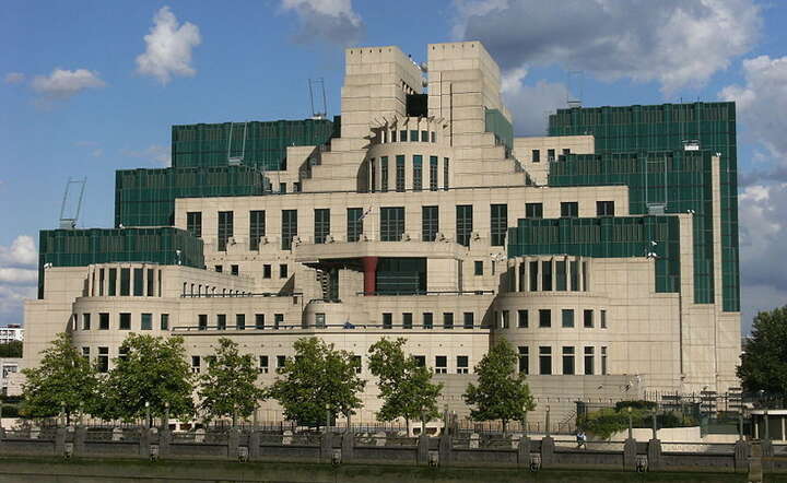 Główna kwatera MI6 / autor: Wikipedia, Wikicommons, By Mark Ahsmann - Praca własna, CC BY-SA 3.0
