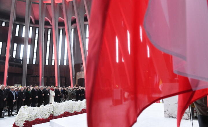 Msza św. w intencji ojczyzny z udziałem m.in. prezydenta Andrzeja Dudy i premiera Mateusza Morawieckiego w niedzielę rano w Świątyni Opatrzności Bożej w Warszawie / autor: fot. PAP/Jacek Turczyk