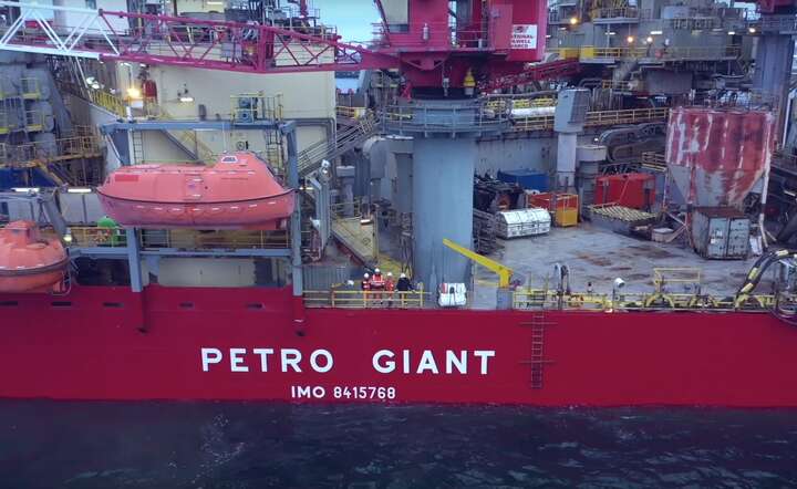 Petro Giant / autor: Lotos