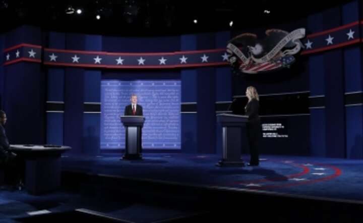 Próba przed debatą w sali w Hofstra University Hempstead w stanie New York, fot. PAP/EPA/ANDREW GOMBERT