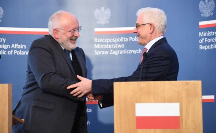 Minister spraw zagranicznych Jacek Czaputowicz (P) i wiceprzewodniczący Komisji Europejskiej Frans Timmermans (L) podczas konferencji prasowej, 9 bm. w Belwederze w Warszawie / autor: fot. PAP/Jacek Turczyk