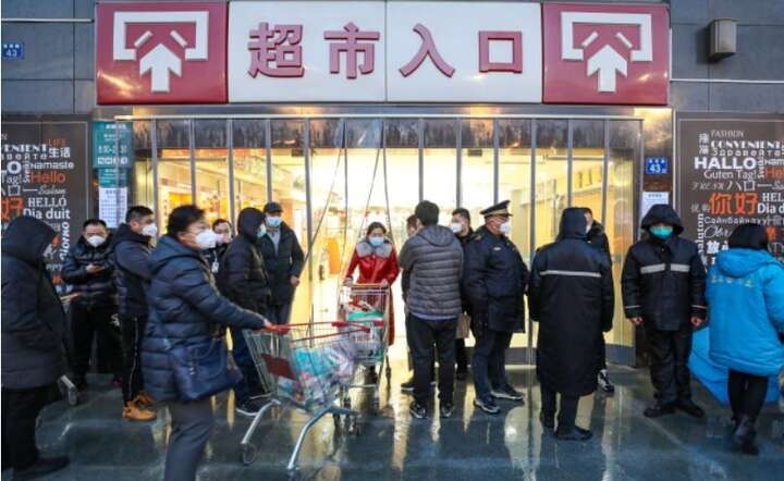 Epidemia koronawirusa szybko się rozprzestrzenia / autor: PAP/EPA/YUAN ZHENG