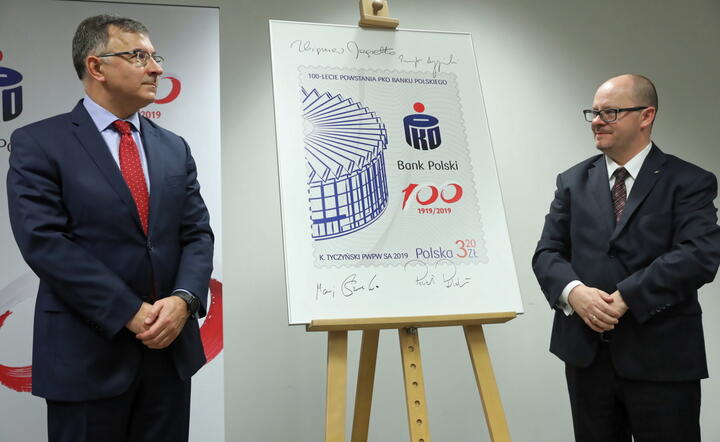 Zbigniew Jagiełło, prezes PKO BP i Przemysław Sypniewski, prezes Poczty Polskiej / autor: PAP/Tomasz Gzell