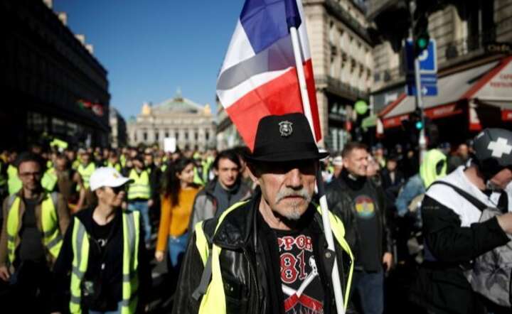 Protest żółtych kamizelek / autor: PAP/EPA/YOAN VALAT