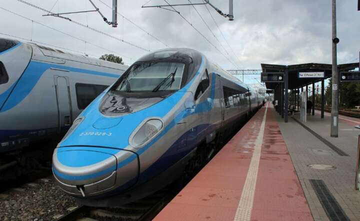 Pendolino na trasie Warszawa - Gdańsk testowało jazdę 200 km/h / autor: Fratria