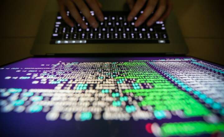 Program WannaCry typu ransomware zaatakował w piątek jednocześnie komputery w 99 krajach, fot. PAP/EPA/RITCHIE B. TONGO