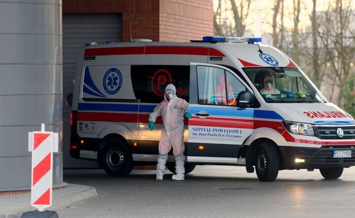 Ambulans / autor: PAP/Jakub Kaczmarczyk