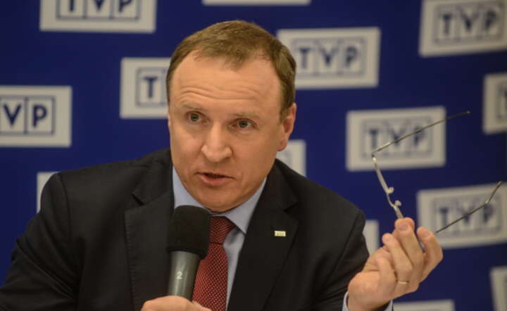 Prezes Zarządu TVP Jacek Kurski, podczas briefingu w Warszawie, podsumowującego EURO 2016 i Szczyt NATO na Antenach Telewizji Polskiej, fot. PAP/Jakub Kamiński (2)
