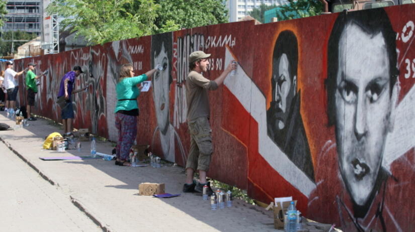 Ogromny Mural Na Rocznic Powstania Warszawskiego Graffiti Dla