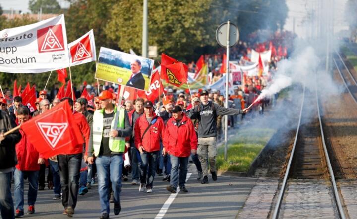 Siedem tysięcy hutników protestowało przeciw planom koncernu ThyssenKrupp / autor: fot. PAP/EPA/FRIEDEMANN VOGEL 