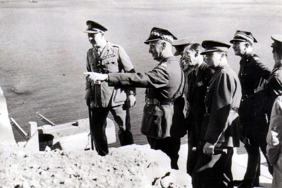 Jedno z ostatnich zdjęć gen. Sikorskiego, Gibraltar 4 lipca 1943 roku  / www.histmag.org