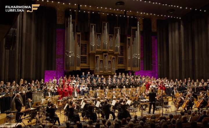 Wykonanie kantaty scenicznej „Carmina Burana" w sali Filharmonii im. Henryka Wieniawskiego w Lublinie / autor: materiały prasowe Opery Lubelskiej