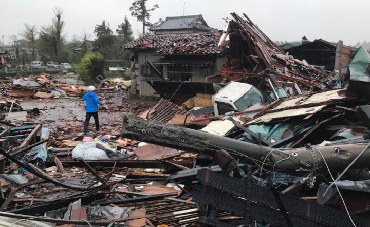 Zniszczenia w regionie Ichichara po ataku tajfunu Hagibis / autor: PAP/EPA/JiJi Press Japan