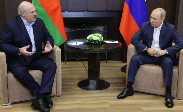Alaksandr Łukaszenka i Władimir Putin  / autor: PAP/EPA/GAVRIIL GRIGOROV 