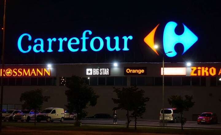 Sieć handlowa Carrefour i operator telekomunikacyjny Orange należą do największych francuskich inwestorów w Polsce / autor: Fratria / MK