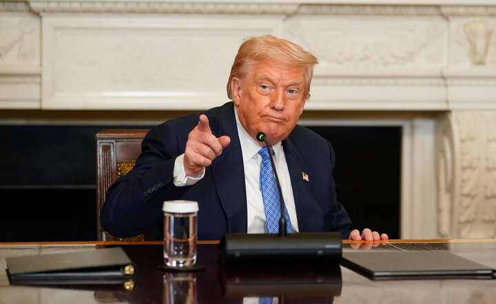 Prezydent USA Donald Trump w Białym Domu / autor: PAP/EPA/NATHAN HOWARD