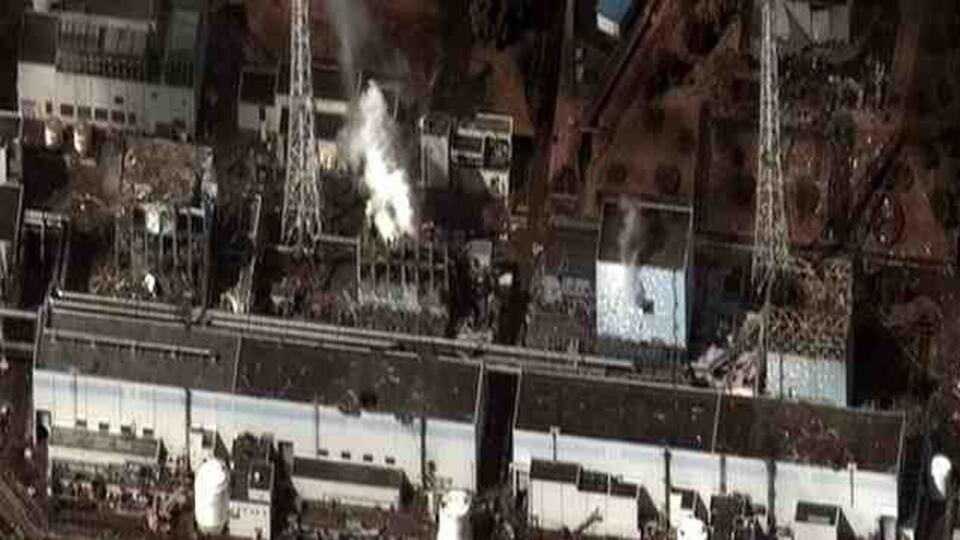 Zdjęcie satelitarne reaktorów po wybuchu/ CCWikimedia
