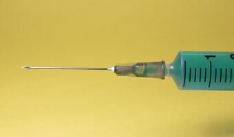 Szczepionka wywołuje HIV? Australia przerywa prace