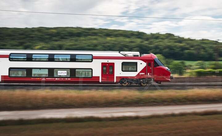 Piętrowy pociąg Alstom przewoźnika w Belgii może jeździć z prędkością 160 km/h / autor: materiały prasowe Alstom