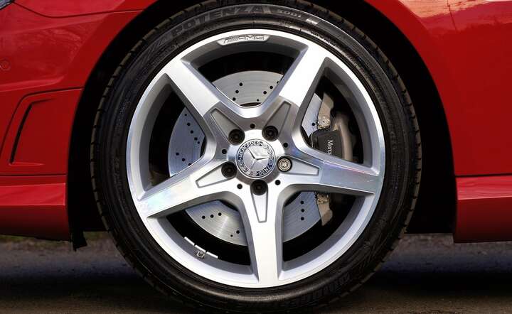 Szef motoryzacyjnego koncernu Mercedes-Benz ostrzega, że kluczowej dla gospodarki niemieckiej branży grozi upadek / autor: Pixabay