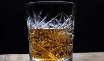 Na aukcję trafi najstarsza na świecie whisky
