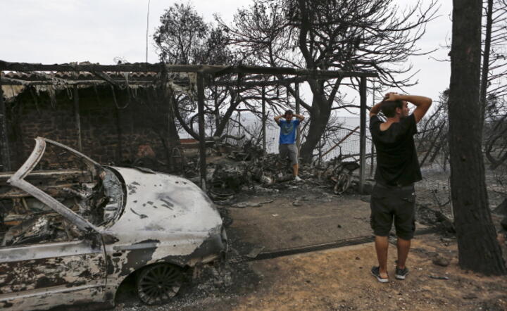 Skutki pożaru w Mati na północnych obrzeżach Aten / autor: fot. PAP/ EPA/YANNIS KOLESIDIS