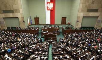 Nowa Piątka PiS na specjalnym posiedzeniu Sejmu