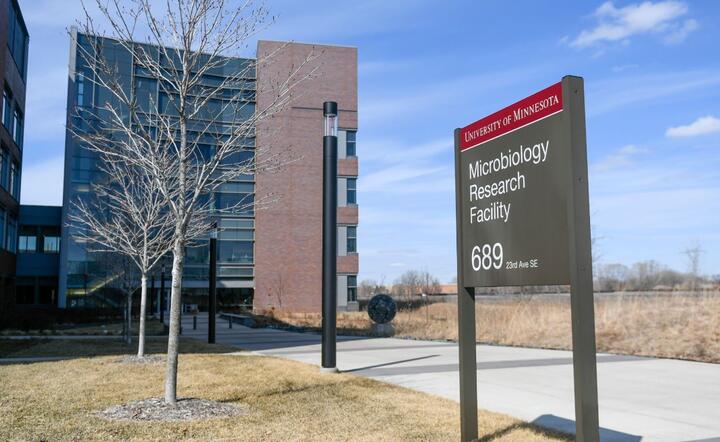 The Microbiology Research Facility - jedna z placówek, gdzie trwają prace nad koronawirusem / autor: PAP/EPA/CRAIG LASSIG