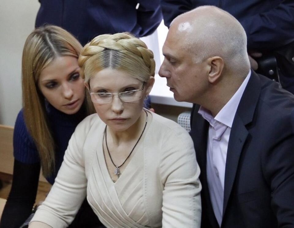 Julia Tymoszenko z córką i mężem w czasie rozprawy sądowej w październiku 2011 r. Fot. PAP / EPA