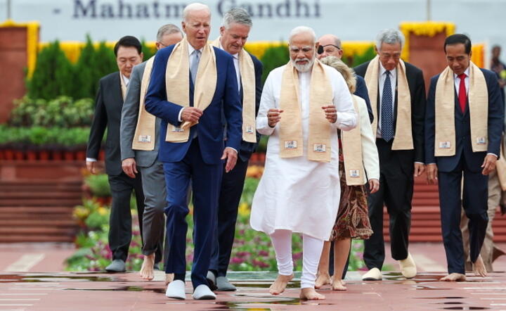 Prezydent USA Joe Biden (CL) i premier Indii Narendra Modi (CP) na szczycie G20 w Dehli / autor: PAP/ EPA/INDIA PRESS INFORMATION BUREAU