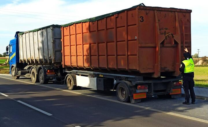 Nielegalny transport 23 ton odpadów