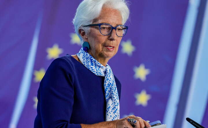 Christine Lagarde, prezes EBC na konferencji po posiedzeniu banku centralnego strefy euro / autor: PAP/EPA/RONALD WITTEK
