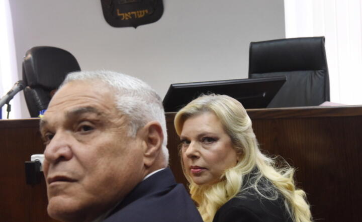 Sara Netanjahu, żona premiera Izraela Benjamina Netanjahu, w niedzielę przyznała się przed sądem do sprzeniewierzenia środków publicznych i nadużycia zaufania / autor: PAP/ EPA/DEBBIE HILL
