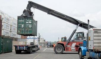 NBP: wzrósł eksport, zmalał import