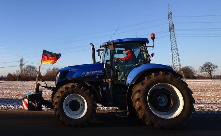 Strajk rolników w Niemczech  / autor: PAP/EPA/Filip Singer
