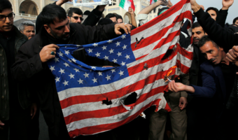 Bagdad zionie nienawiścią do Amerykanów. Wielotysięczne manifestacje