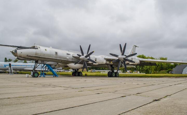 Rosyjski bombowiec Tupolew Tu-22M3 zniszczony przez drona
