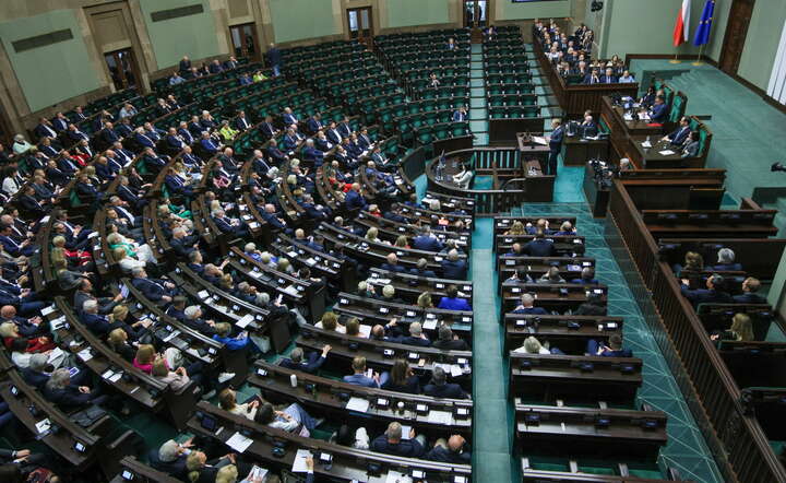 W sejmie trwa debata nad wotum zaufania dla rządu premiera Donalda Tuska / autor: PAP/Rafał Guz