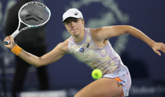 WTA w Dubaju - pewny awans Świątek do 1/8 finału
