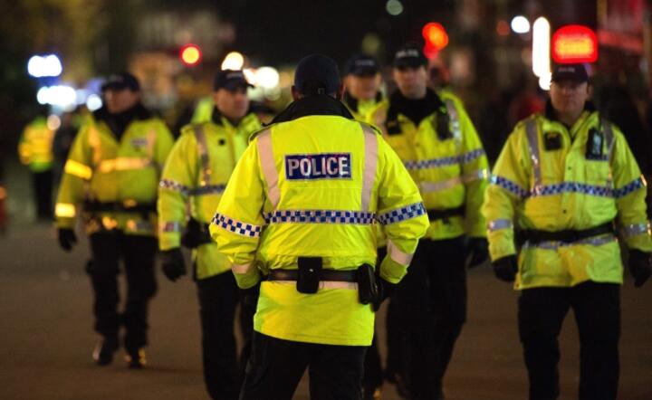 Policja na miejscu zamachu w Manchesterze, fot. PAP/EPA/Peter Powell
