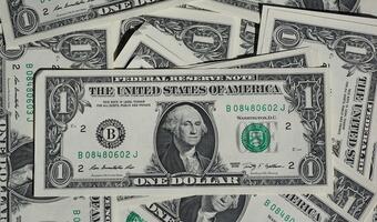 Dolar najtańszy od czerwca, funt najniżej od roku 2013